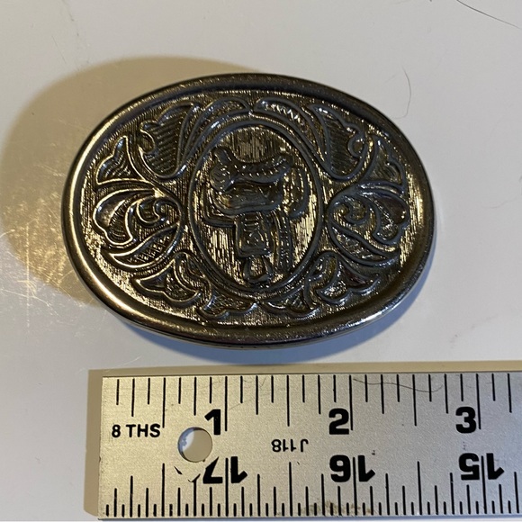 Avon vintage 80’s silver tone cowboy belt buckle GUC, unisex, 3”x 2 1/2”, nice - Picture 3 of 4
